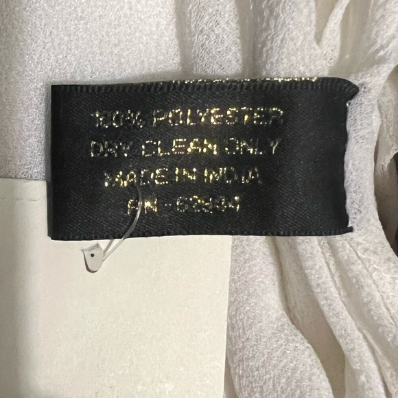 White Baar and Beards beaded shawl - Picture 5 of 5